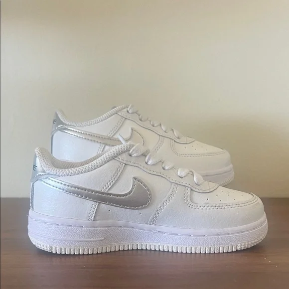 Nike Air Force 1 Kids' White Athletic Shoes size 9C - Picture 2 of 6